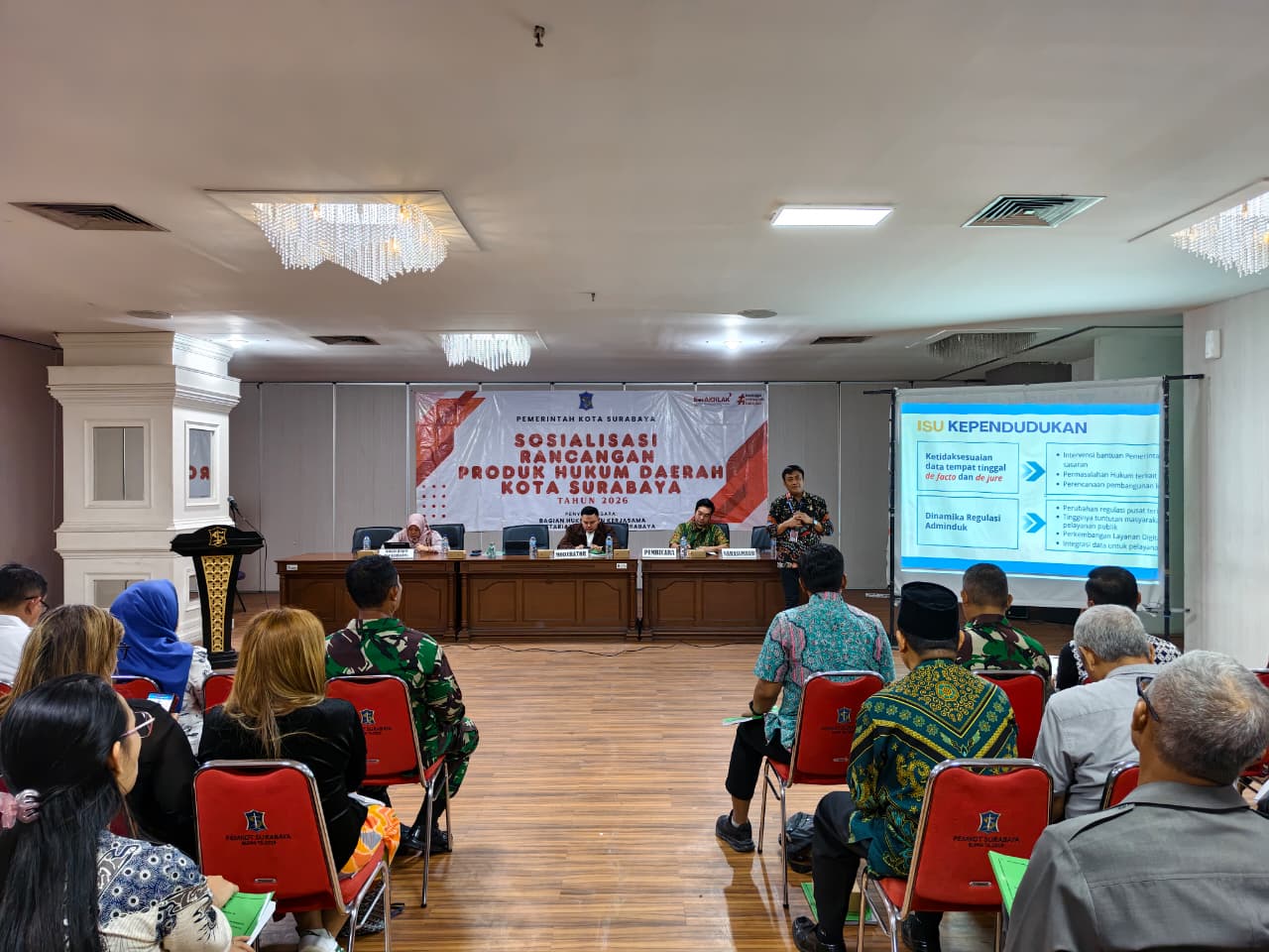 Pelaksanaan Sosialisasi Rancangan Produk Hukum Raperda tentang Penyelenggaraan Administrasi Kependudukan